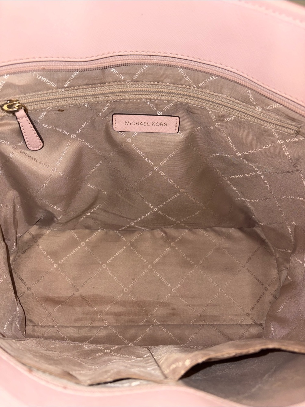MICHAEL KORS Light Pink Purse with Gold Hardware - Picture 5 of 5